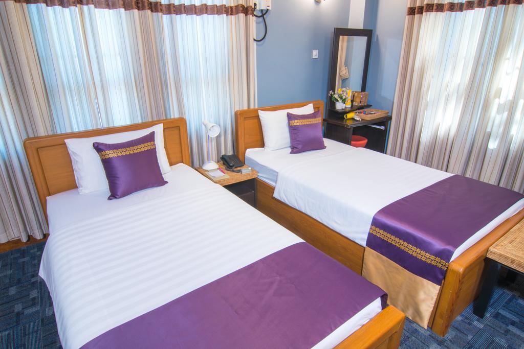 Cinderella Hotel Mawlamyine Kültér fotó